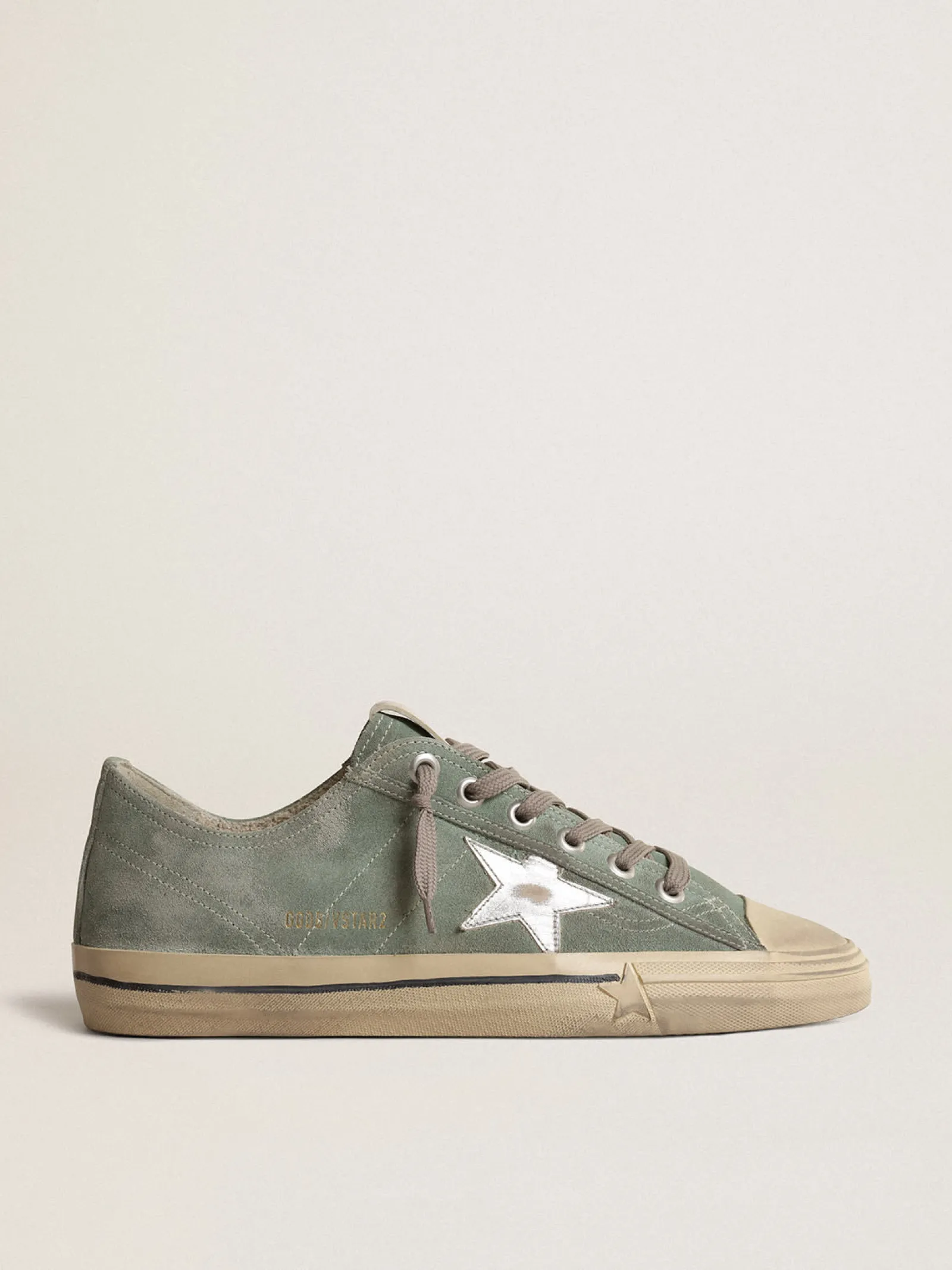 Hot Golden Goose V-Star de suede verde militar com estrela de couro metálico Cabedal de suede verde militar