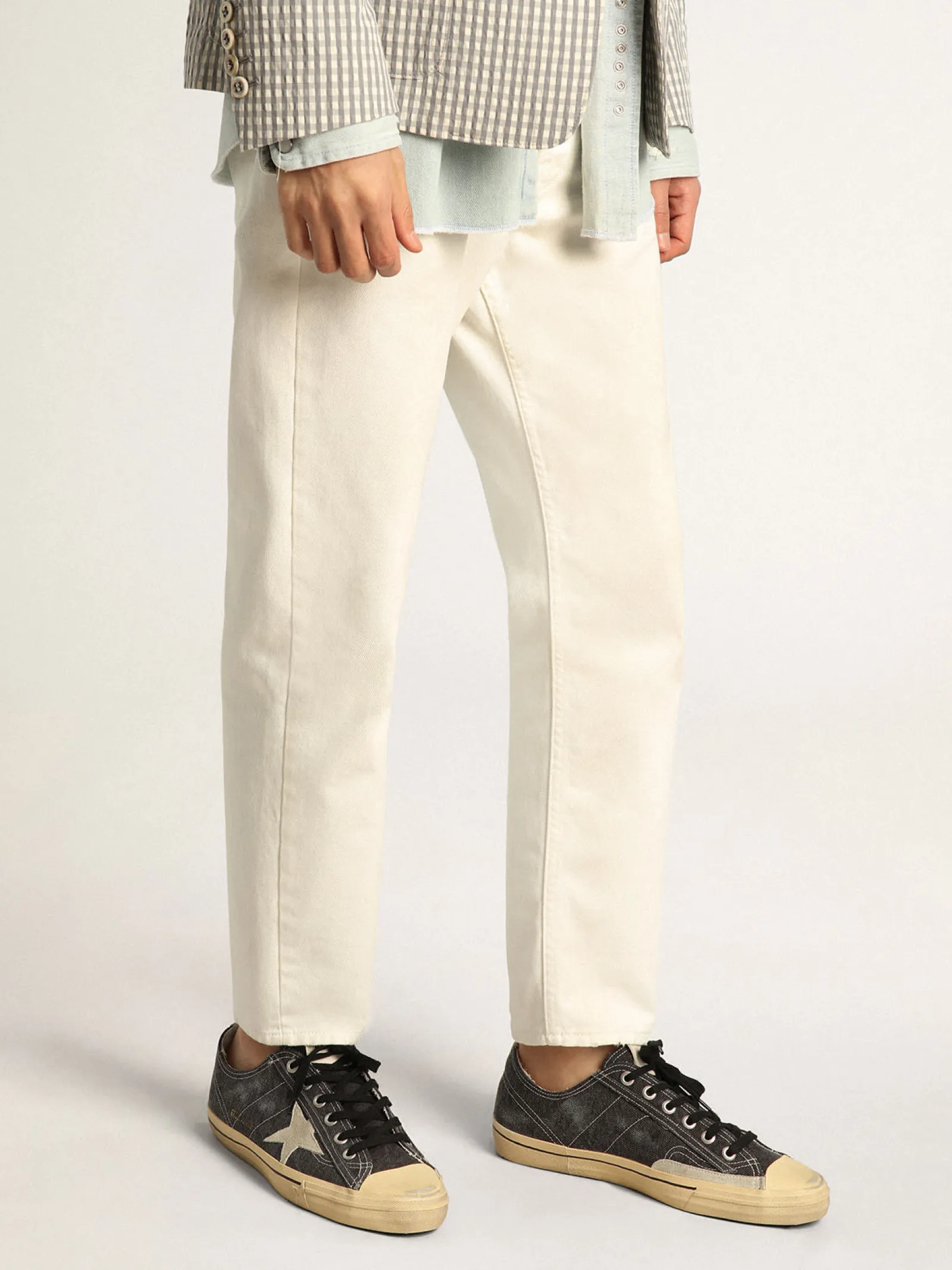Shop Golden Goose V-Star LTD masculino de lona preta com estrela e talão cinza Cabedal de lona preta